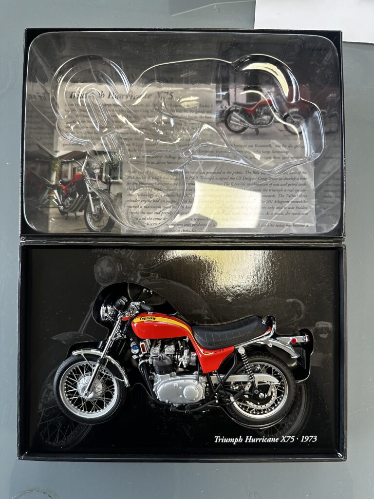 Triumph Hurricane X75 Minichamps - Motor Service Hoofddorp